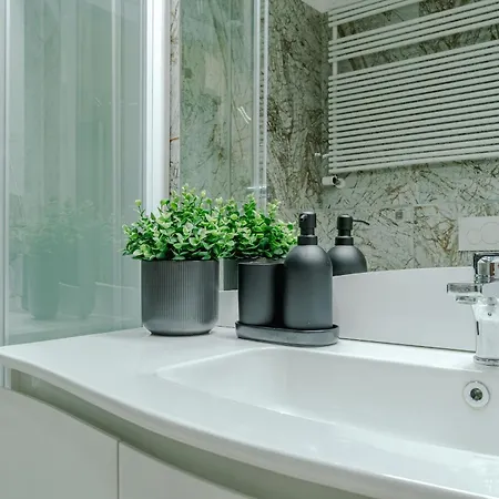 Piazza C - 2 Bedrooms & 2 Bathrooms * טורינו