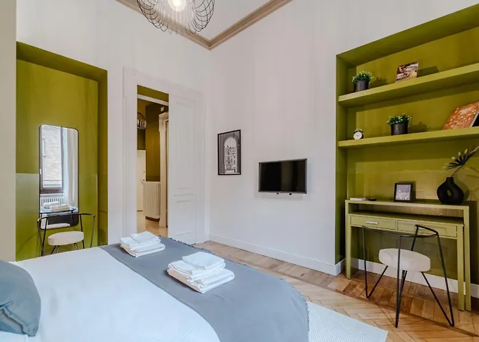 Piazza C - 2 Bedrooms & 2 Bathrooms * Torino