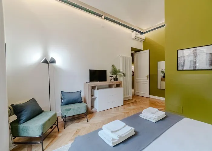 Piazza C - 2 Bedrooms & 2 Bathrooms *