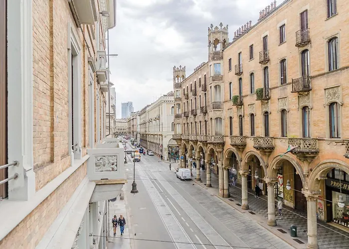 Piazza C - 2 Bedrooms & 2 Bathrooms Appartamento