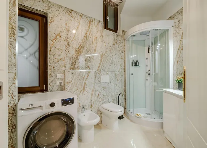 Piazza C - 2 Bedrooms & 2 Bathrooms *