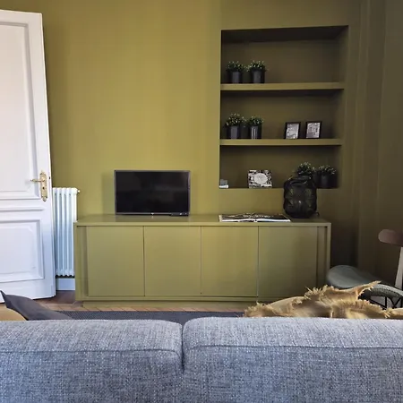Piazza C - 2 Bedrooms & 2 Bathrooms Appartement *