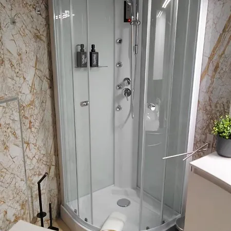 Piazza C - 2 Bedrooms & 2 Bathrooms Turin