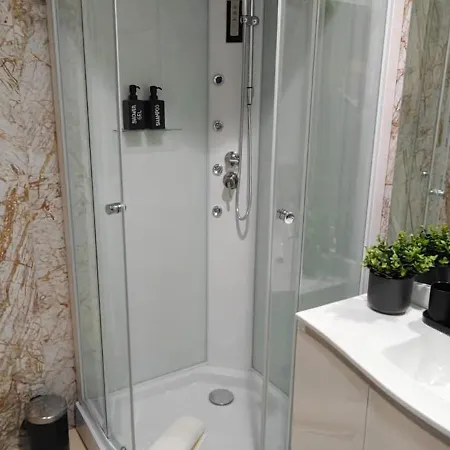 Piazza C - 2 Bedrooms & 2 Bathrooms Turin