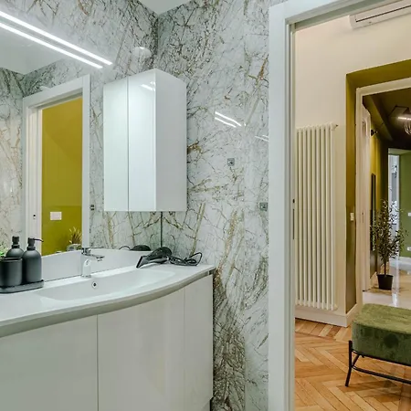 Piazza C - 2 Bedrooms & 2 Bathrooms *